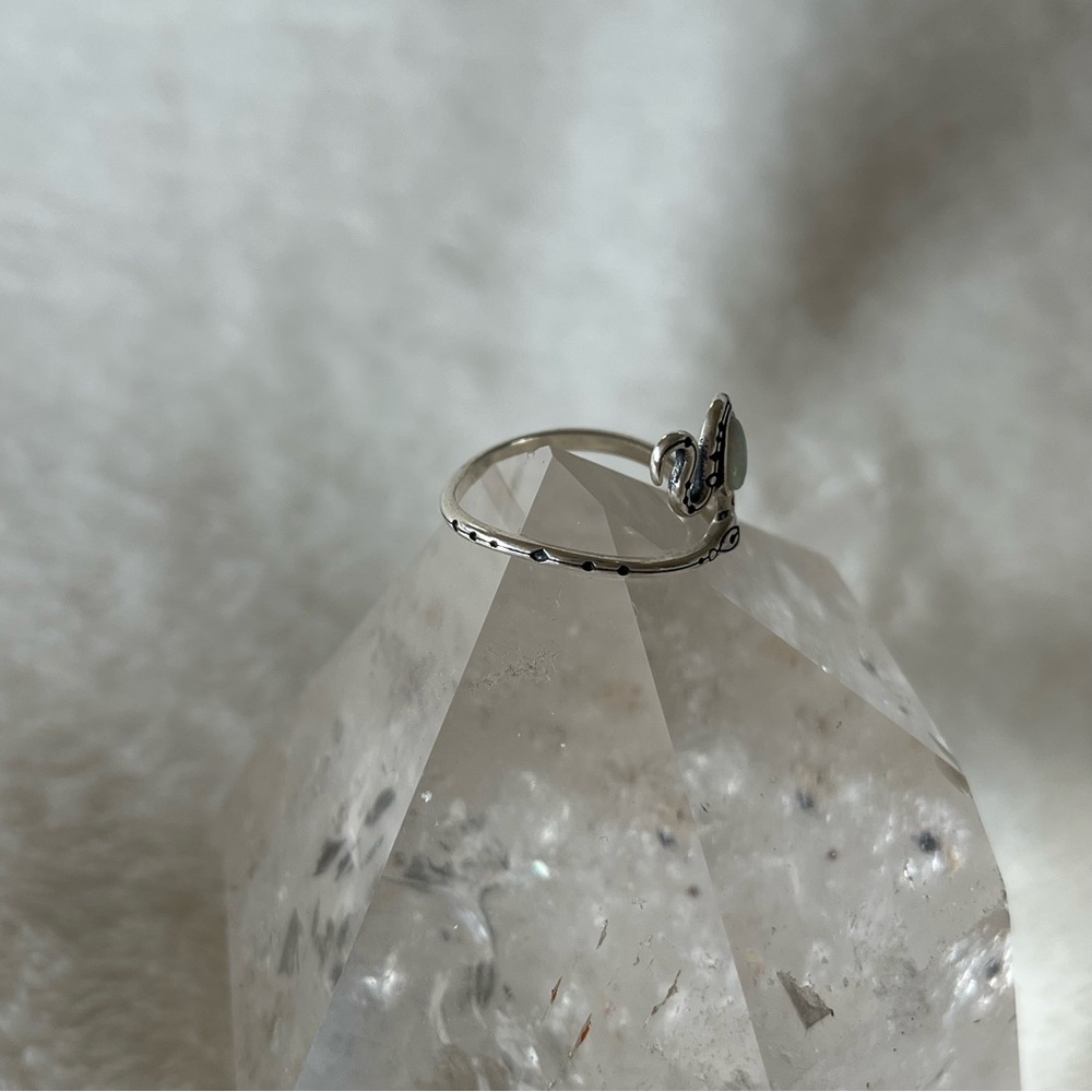 🤍 euc | delicate silver serpent ring - Picture 2 of 5
